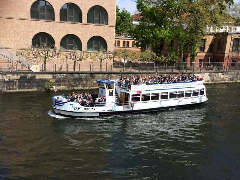Berlin: City Boat Tour with Live Commentary - Quick Overview