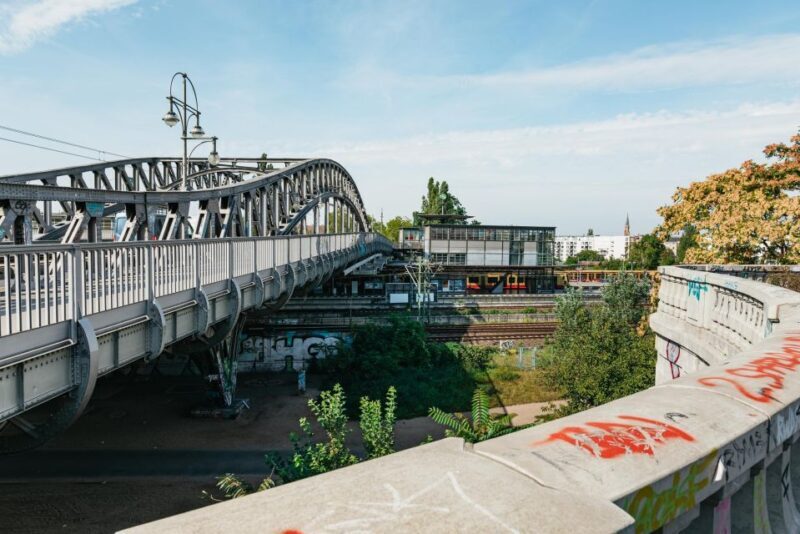 Berlin: Cold War Era History Guided Bike Tour - Exploring Berlin’s Cold War Past by Bike: An In-Depth Review