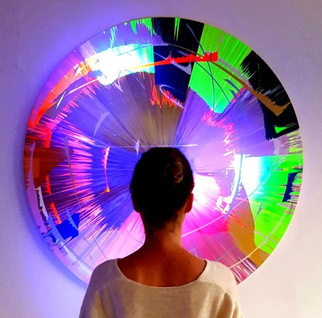 Berlin: Create Your Own Spin Painting at Jans Echternacht - An In-Depth Look at the Experience