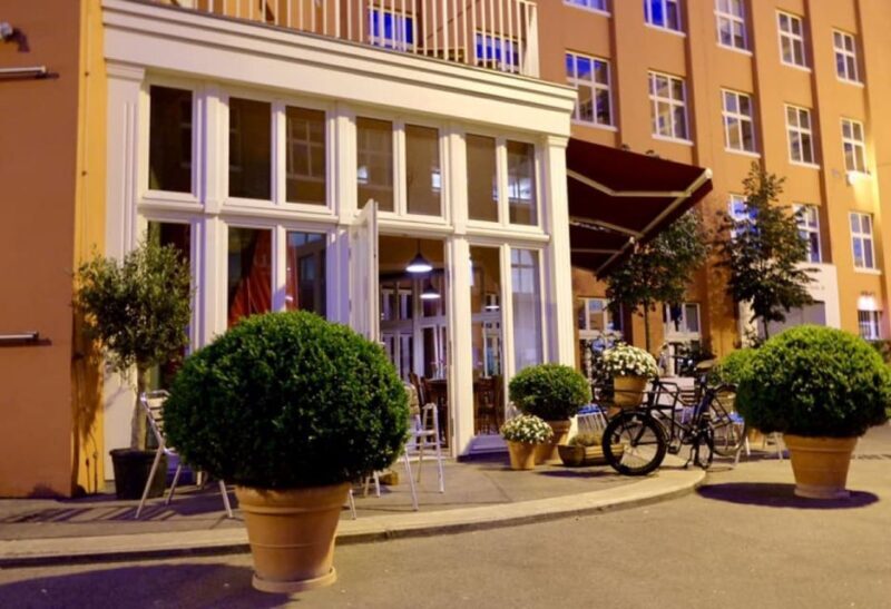 Berlin: Dinner in the Dark - Is it Worth the Price?