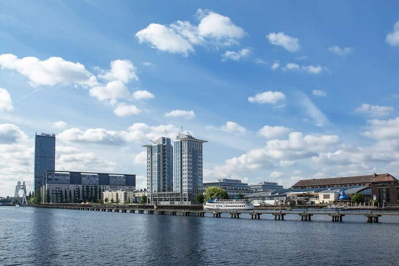 Berlin: East Side Gallery Spree Cruise in a Solar Catamaran - Key Points
