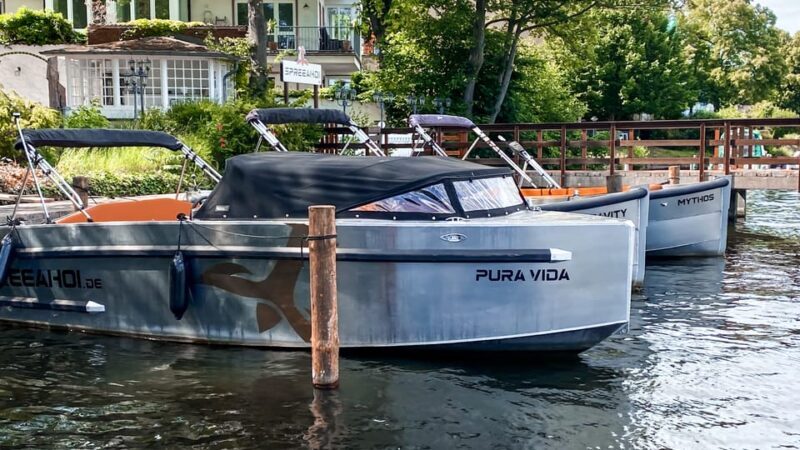 Berlin: Electric Boat Rental for self-driving 4 hrs - FAQ