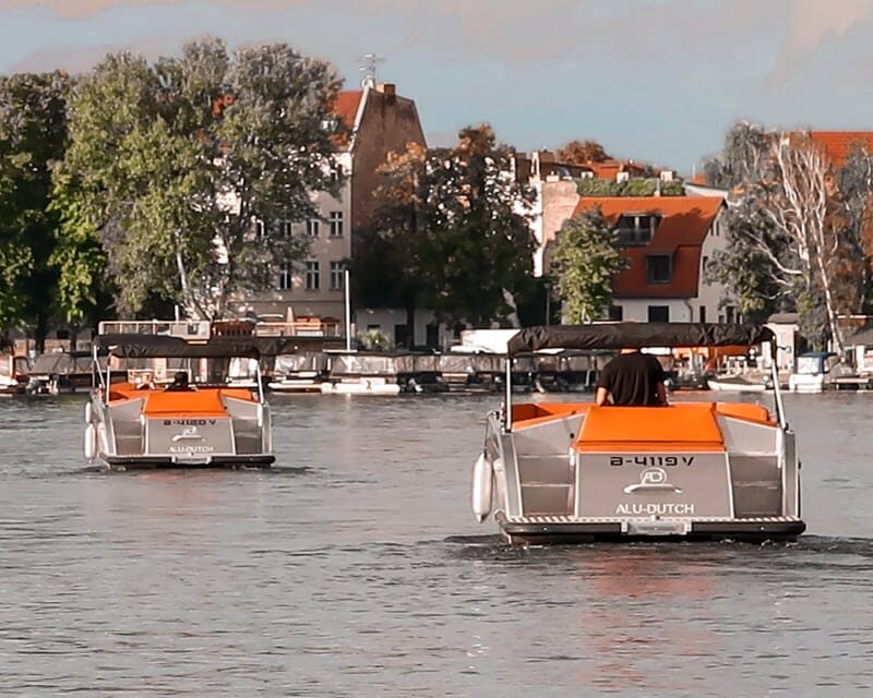 Berlin: Electric Boat Rental for self-driving 6 hrs - FAQ