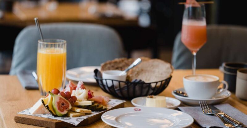 Berlin: Fine Dining Breakfast with Champagne in Schoneberg - What Makes This Breakfast Stand Out?