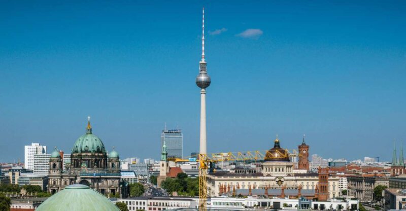 Berlin: Französischer Dom 360° Panorama & Crémant to go - The Experience: A Detailed Look at What Youll Encounter