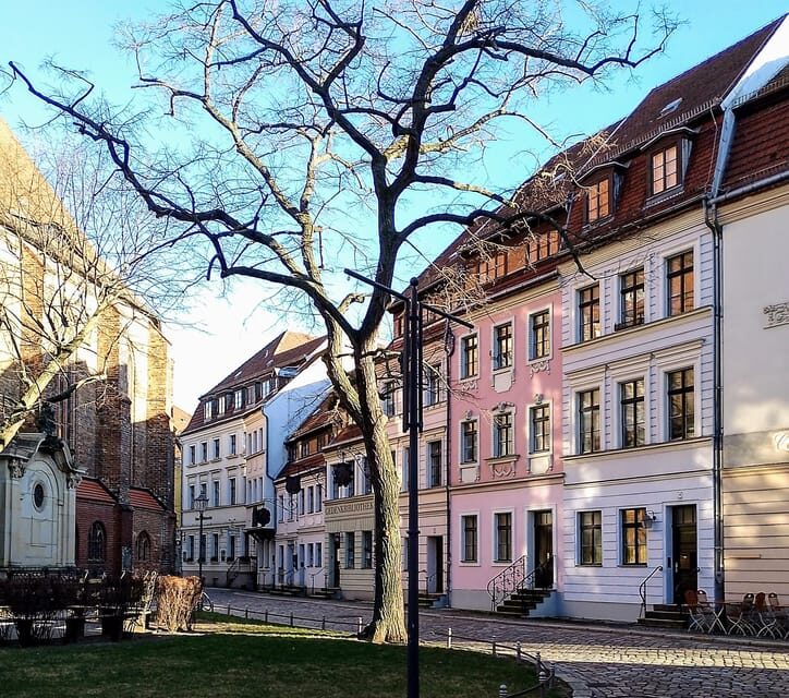 Berlin: From East to West & Wall Tour by Bike with a Guide - Who Would Enjoy This Tour?