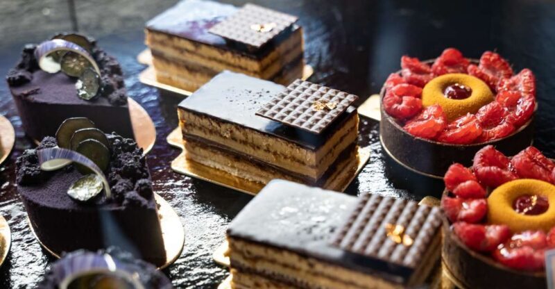 Berlin: Gourmet Food & Cultural Walking Tour - Detailed Breakdown of the Itinerary