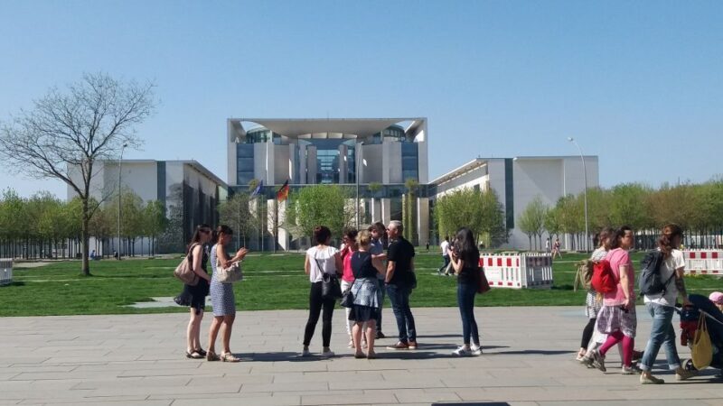 Berlin: Government District around the Reichstag Guided Tour - A Closer Look at the Berlin: Government District Guided Tour
