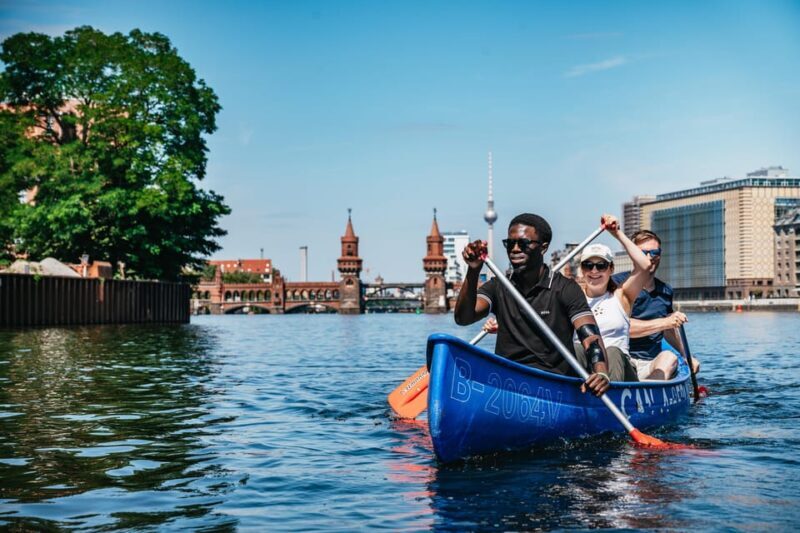 Berlin: Guided Tour by Canoe - Key Points