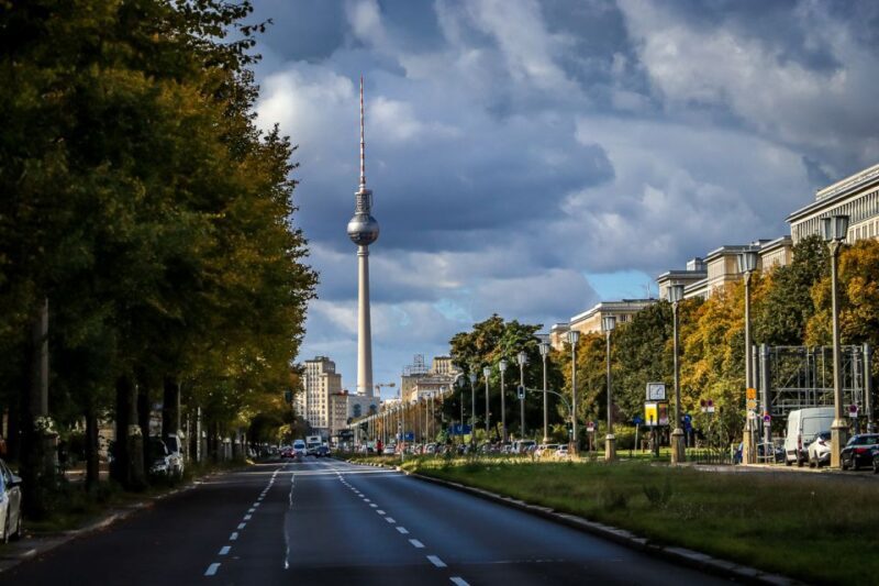 Berlin: Guided Walking Tour in English - A Closer Look at the Itinerary