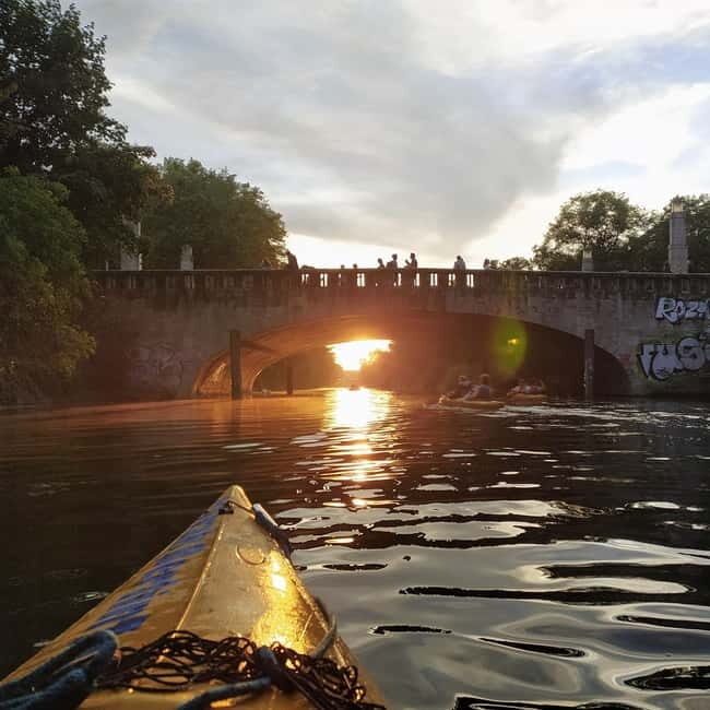 Berlin: Kayaking Tour Kreuzberg - Sunset on Landwehr Canal - Berlin: Kayaking Tour Kreuzberg - Sunset on Landwehr Canal