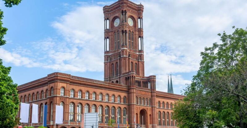 Berlin: Old Town Highlights Private Walking Tour - Exploring Berlin’s Old Town with a Private Guide: A Detailed Review