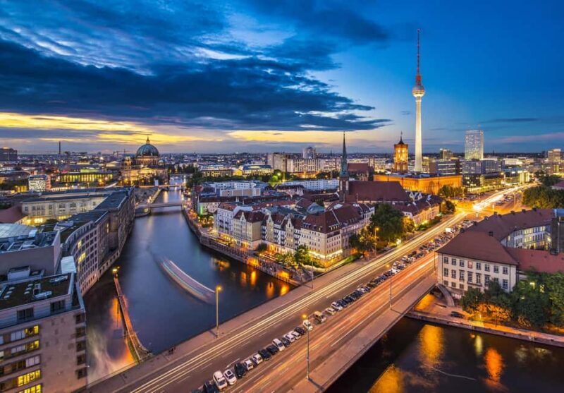 Berlin: Private Arts and Creative Scene Walking Tour - Breakdown of the Tour Itinerary