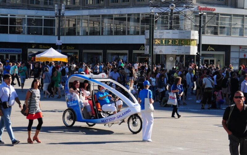 Berlin: Private Guided E-Rickshaw Tour - Key Points