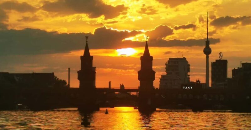Berlin: Solar Powered Sunset Catamaran Cruise & Audio Guide - A Closer Look at the Experience