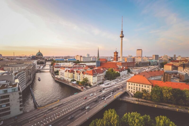 Berlin: Tour with Private Guide - FAQs