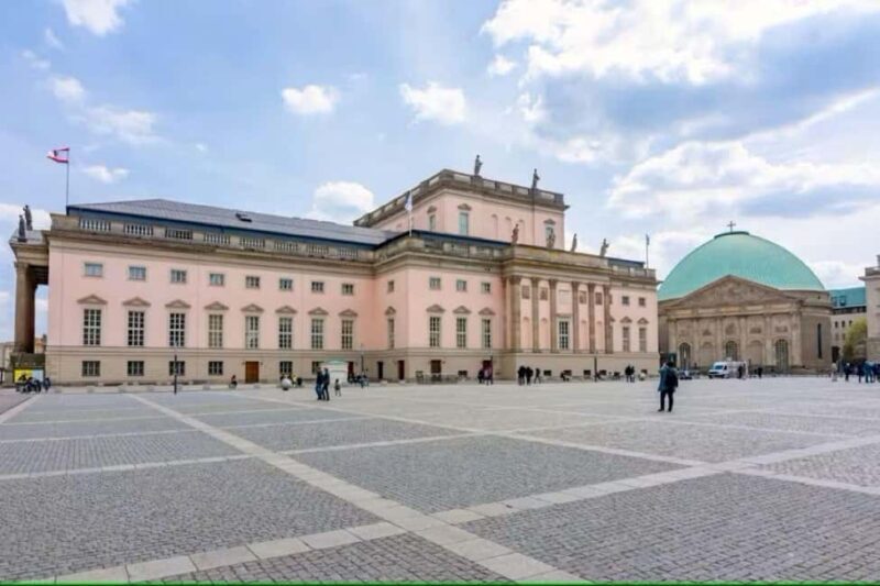 Berlin: walking tour of must-see sights - Key Points