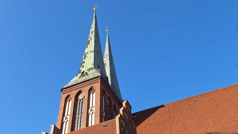 Berlin: Walking tour of the old town  TV tower, city hall, palace - Who Will Appreciate This Tour?