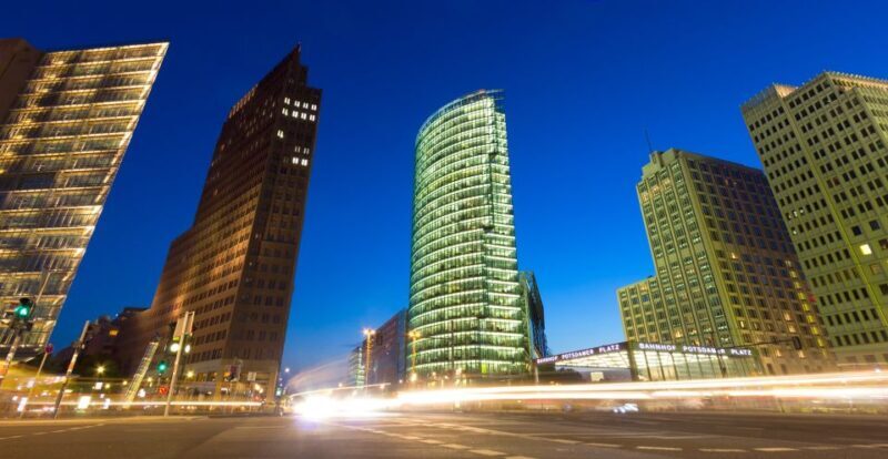 Berlin: Walking Tour of the Top 10 Sightseeing Attractions - Practical Details and What to Expect