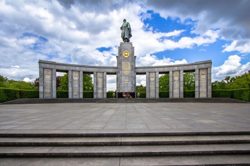 Berlin Wall - East and West Berlin Private Walking Tour - Key Points