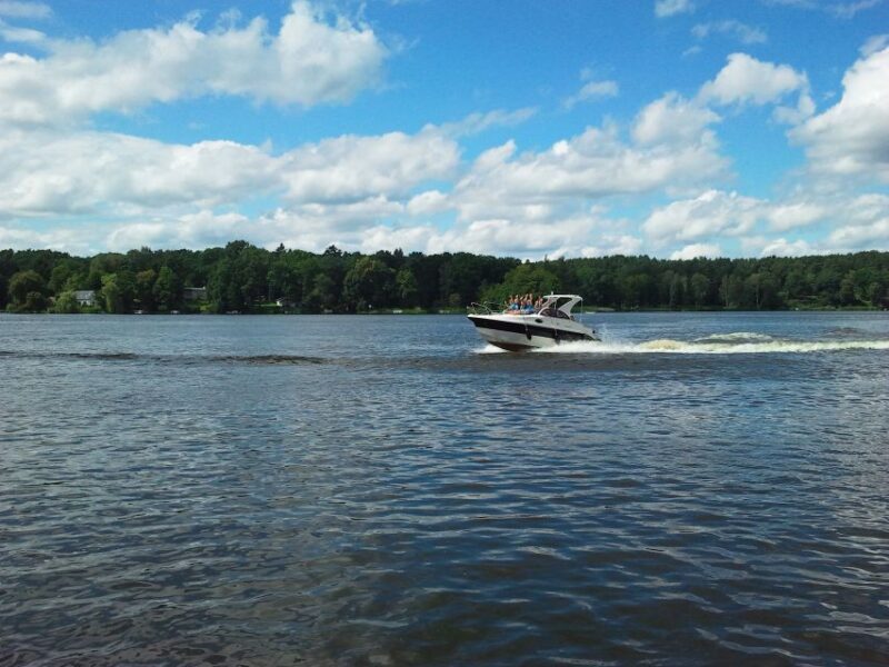 Berlin:Guided South Berlin Yacht Tour with Swim Stop (relax) - FAQ