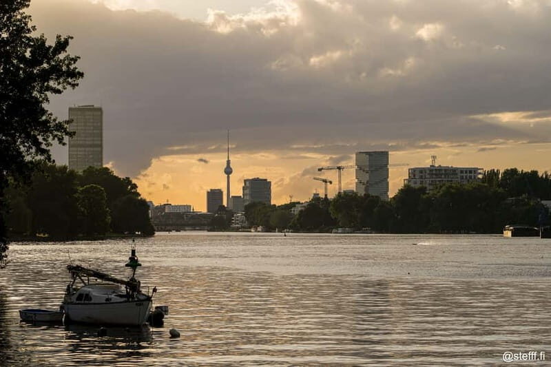 Berlin's Wild East: Nightlife & Counterculture Boat Tour - Detailed Breakdown of the Itinerary