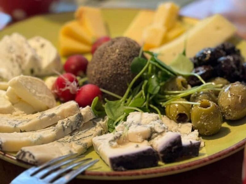 Bern Food Market: Tour w/o Brunch - Authentic Swiss Flavors and Stories