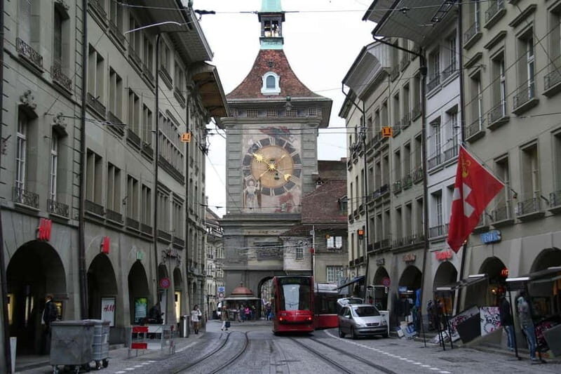 Bern: Political Walking Tour with a Diplomat - Practical Considerations