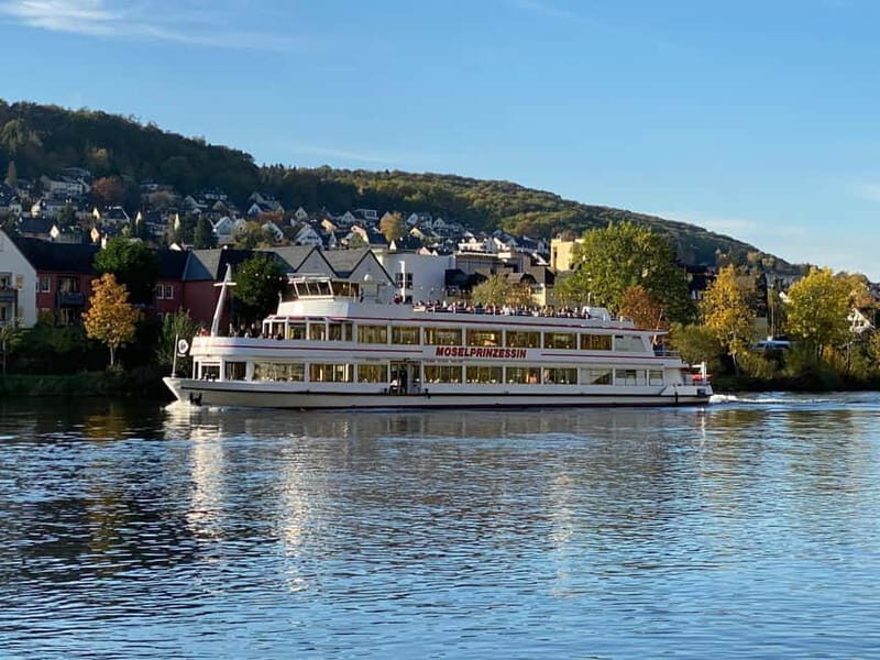 Bernkastel: 1-hour panoramic boat tour Lieser, Mülheim and back - Authenticity and Value