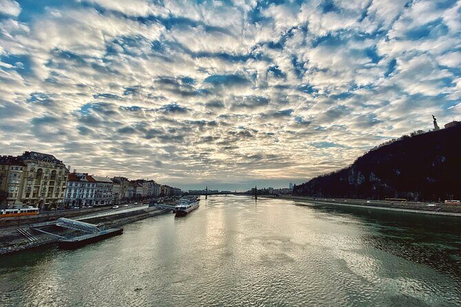 Bespoke Budapest Tour with Rivercruise - A Deep Dive into the Experience
