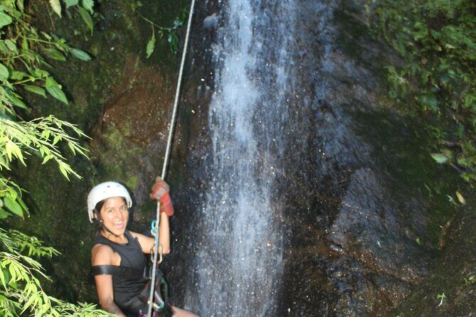 Best combination: Rafting level III with canyoning in waterfalls with tarzan swing , the nearest San Jose - Key Points