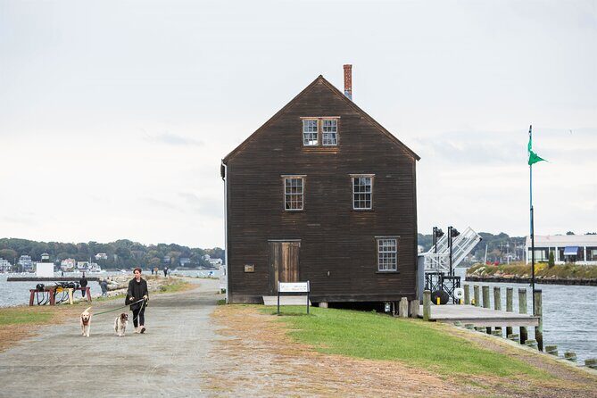 Best Historic Overview of Salem Walking Tour - Key Points