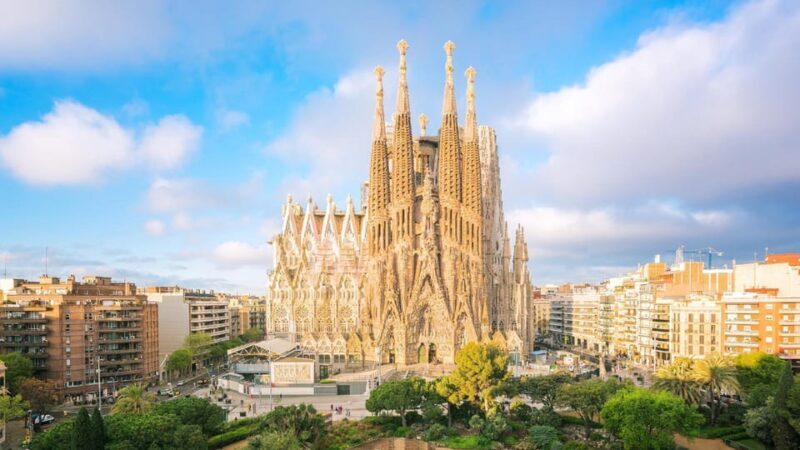 Best of Barcelona: Private Walking Tour with a Local - Why This Tour Offers Great Value