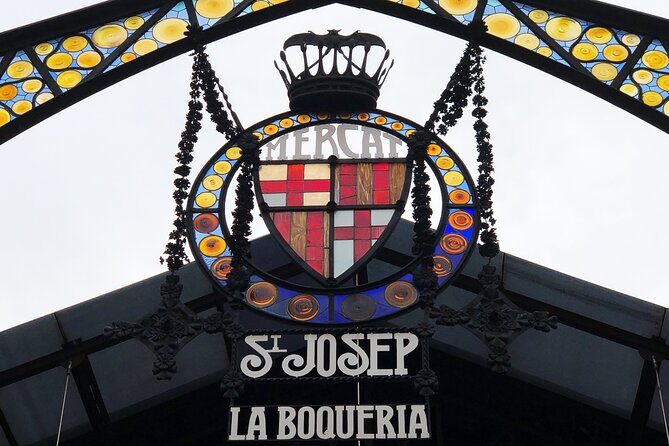 Best of Barcelona: Sagrada Familia, Park Guell, Montjuic & Gothic - A Deep Dive into the Best of Barcelona Tour