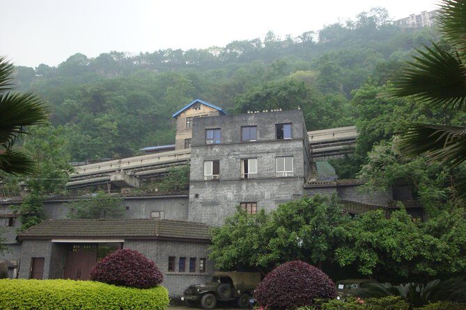 Best of Chongqing One Day Tour: Stilwell Museum, Arhat Temple, Eling Park, Panda - Key Points