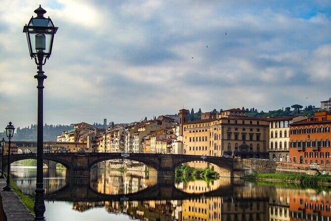 Best Of Florence: 2.5 hours Audio Guided Walking Tour with Host - Practical Considerations