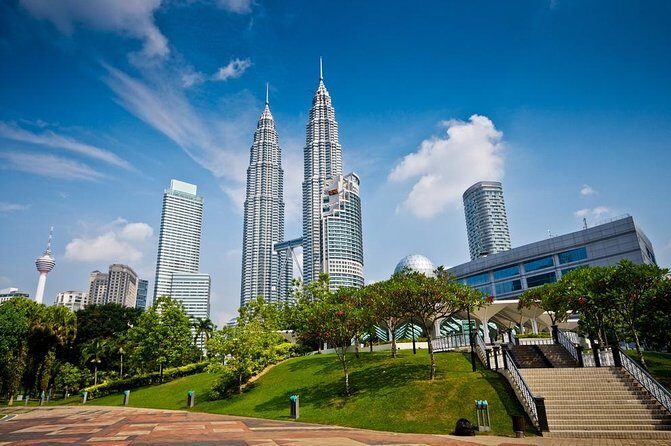 Best of Kuala Lumpur City Tour Including National Museum and National Monument - Key Points