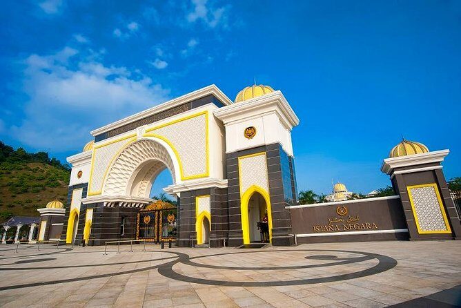 Best of Kuala Lumpur City Tour Including National Museum and National Monument - Who Should Consider This Tour?