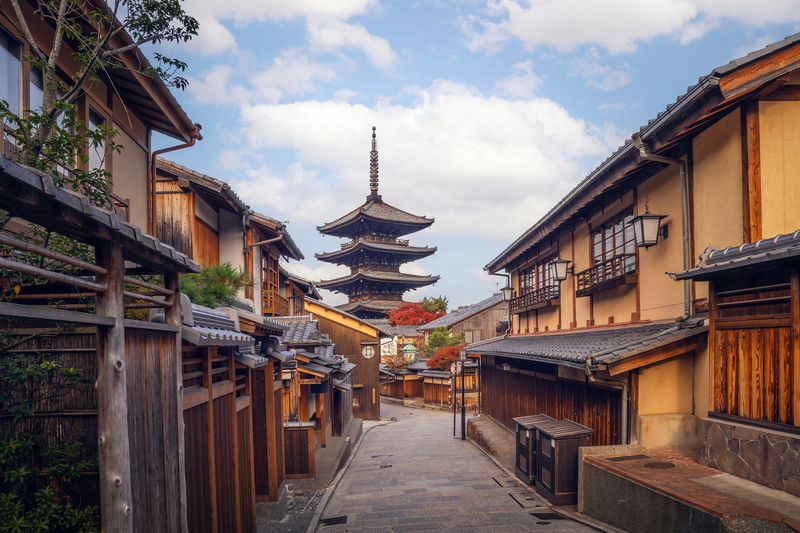 Best of Kyoto & Nara: Kiyomizudera, Nara Park, Todaiji & Much More - Guides, group size and the pace of the day