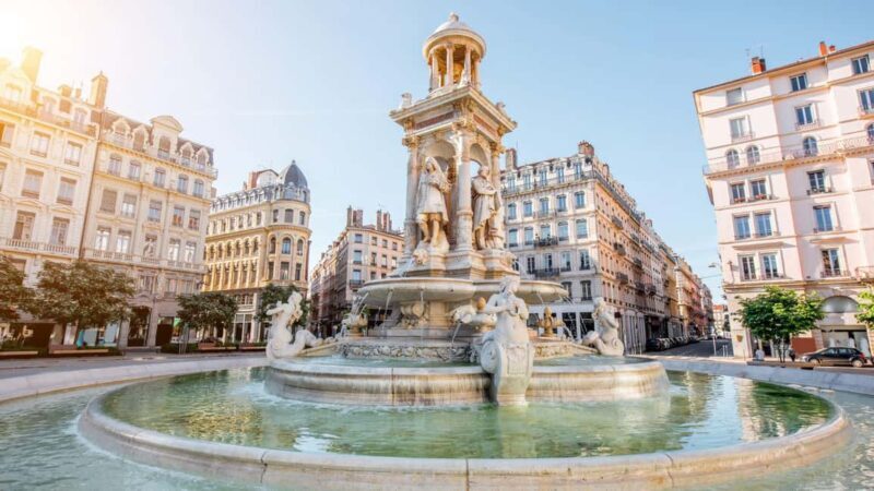 Best of Lyon: Private Walking Tour with a Local - The experience in action: What to expect