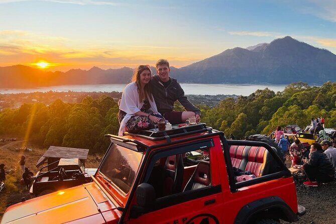 Best of Mount Batur Sunrise Jeep Tour & Natural Hot Spring - Watching the Sunrise and Breakfast