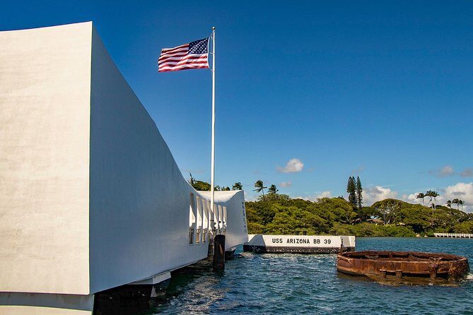 Best Of Oahu: Private Tour with Movie and Boat Tour USS Arizona Memorial - Exploring the Pearl Harbor and Oahu Private Tour