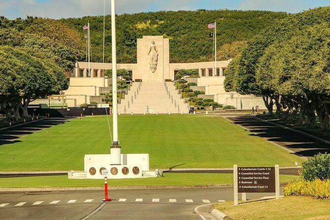 Best Of Oahu: Private Tour with Movie and Boat Tour USS Arizona Memorial - Who Should Book This Tour?