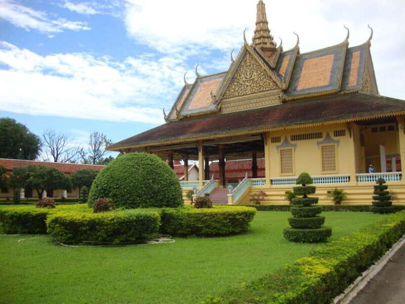 Best of Phnom Penh: Half-Day Private City Tour - A Closer Look at the Itinerary