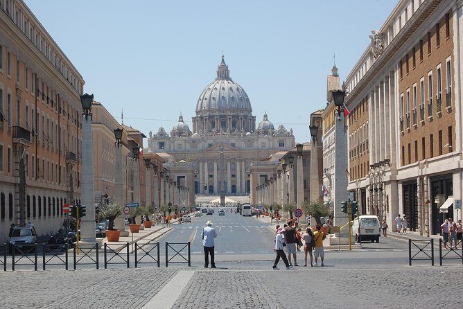Best of Rome in 4 days with Hotel & Transfer - Day 1: Arrival and First Impressions of Rome