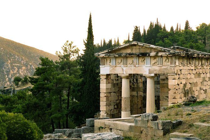 BEST PRIVATE TOUR TO DELPHI: Delphi Arachova Hosios Monastary - Who Should Consider This Tour?