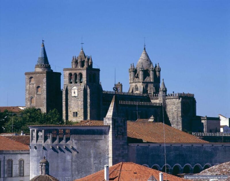 Between Life & Death: Roman Temple, Cathedral & Bone Chapel - A Deep Dive into the Experience