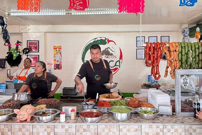 BETWEEN MILAGROS FLAVORS AND SECRETS Urban Tour - A Deep Dive into the Mexico City Urban Tour Experience