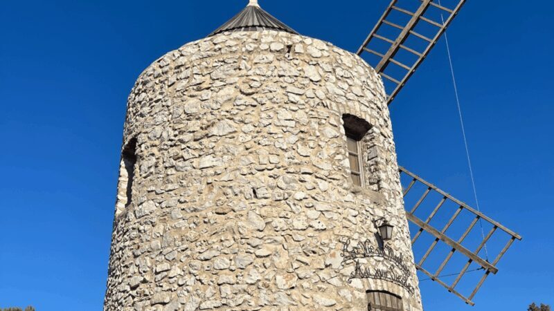 Between sea and hills: in the footsteps of Allauch, Aix, Marseille - A Deep Dive into the Day: Provence’s Landmarks and Hidden Gems