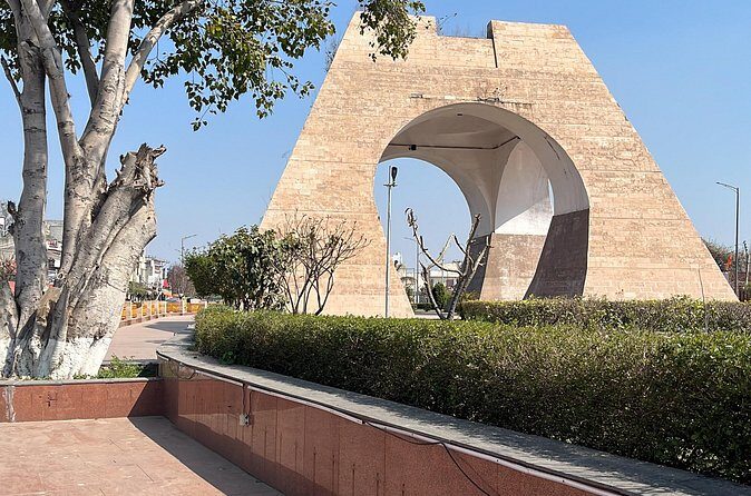 Beyond Borders Wagah Beeting The Retreat Ceremony Tour - Authentic Stories from Travelers